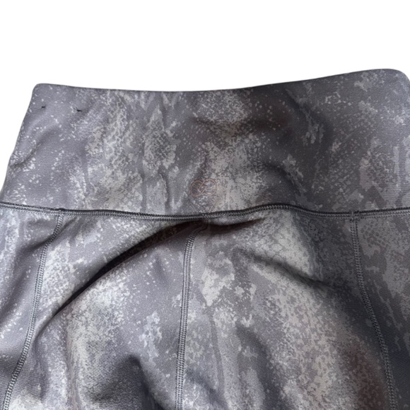 Calia Essential Collection rouched capris sharkpython  leggings Medium gray - Picture 9 of 9
